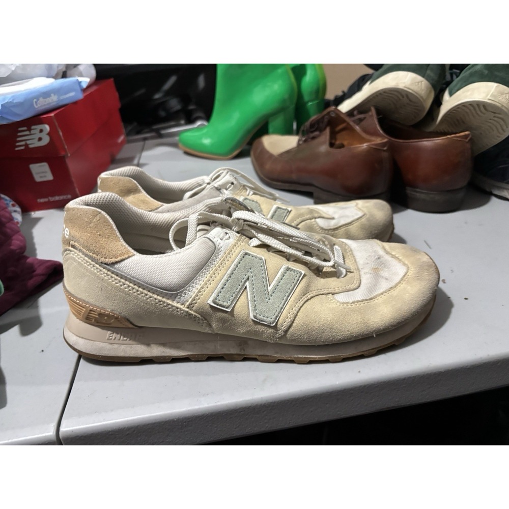New Balance Women's 574 Sneakers Size 10 Sea Salt